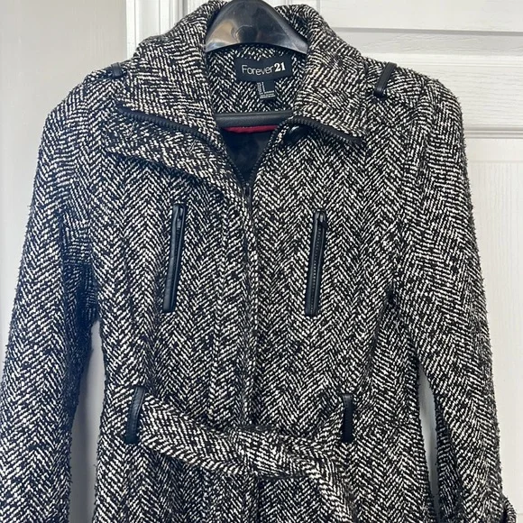 Forever 21 Winter Jacket - Picture 2 of 10